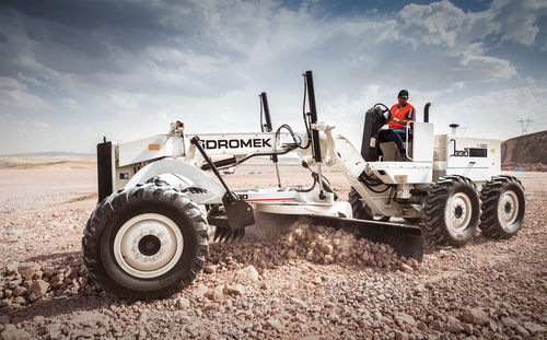Motorgrader - HMK MG 330  - HIDROMEK