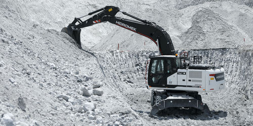 Bagger auf Raupen - HMK 210 W - HIDROMEK - für Baustelle