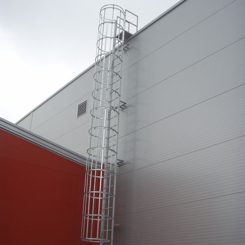 Steigleiter mit Rückenschutz / Stahl - TLC Sp. z o.o.