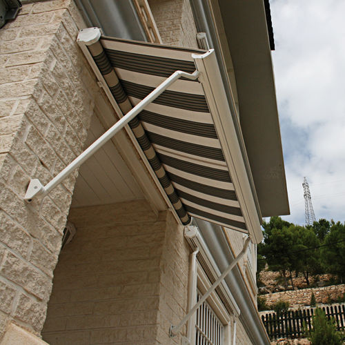 Fallarmmarkise - WITH TENSION - Persax - Kassetten / motorisiert / für Terrasse