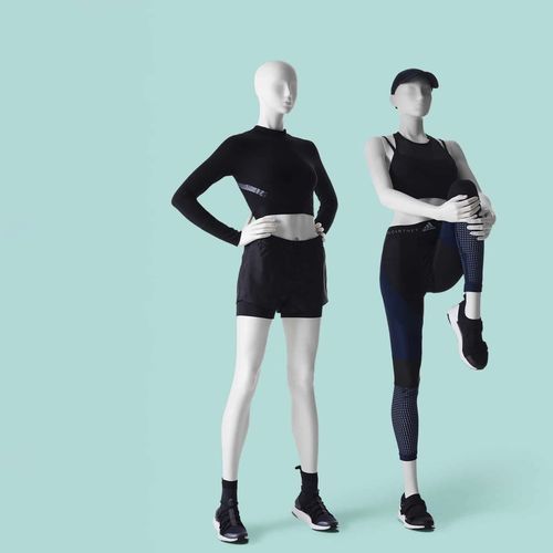 Frau-Schaufensterpuppe - ATHLEISURE - GENESIS MANNEQUINS - sportlich / Harz / sitzend