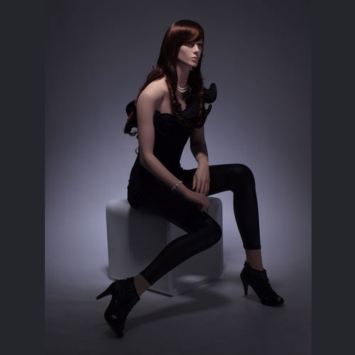 Frau-Schaufensterpuppe - PEARL - A2 MANNEQUIN - realistisch / sitzend