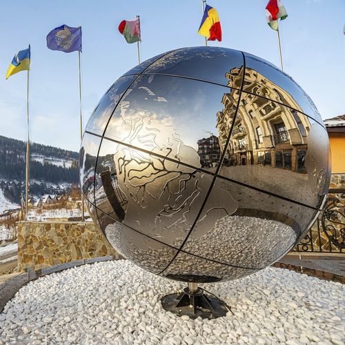 Glasskulptur - The Globe - PlusObject - freistehend / für Gewerbegebrauch / silberfarben