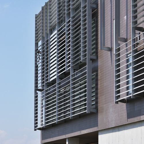 Aluminium-Sonnenschutzlamelle - F97 - Soltec - Stahl / für Fassaden / für Fenster