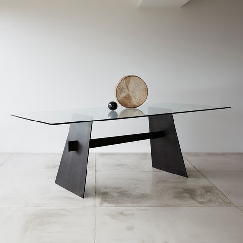Moderner Esstisch - Edge - TOM FAULKNER - Glas / Gestell aus Stahl / rechteckig
