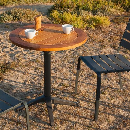 Moderner Bistrotisch - TYPON - Ezeis - Teakholz / Gestell aus Metall / rund