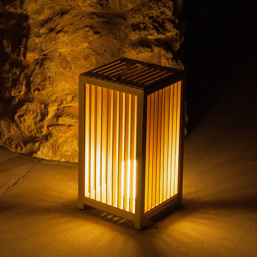 Moderne Laterne - UZEA : TRAITS XL - Ezeis - Bambus / LED / für den Innenraum