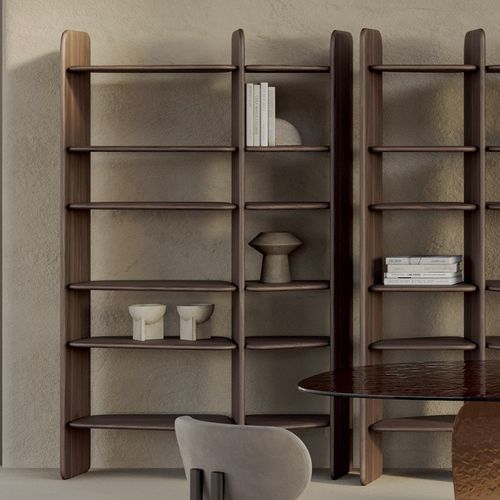 Modernes Bücherregal - Nook - Nature Design - Eiche / amerikanischer Nussbaum / Natureiche