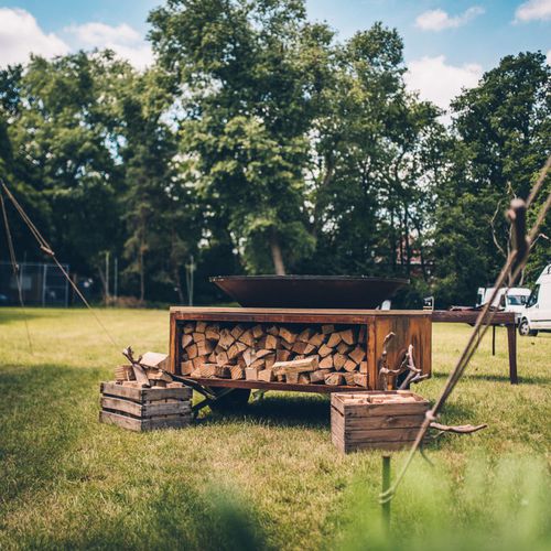 Holz-Gartengrill - O-T-01 - OFYR France - auf Rollen / transportierbar / Cortenstahl