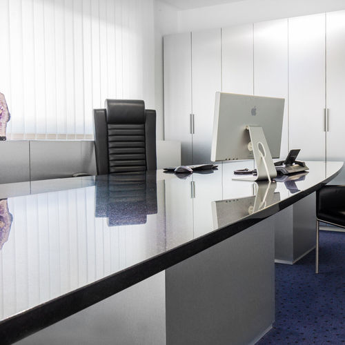 Moderner Schreibtisch - Luis Design - lackiertes Holz / Marmor / Granit