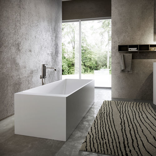 Freistehende Badewanne - SQUARE - Disenia - für Wohnungen / Verbundwerkstoff / modern