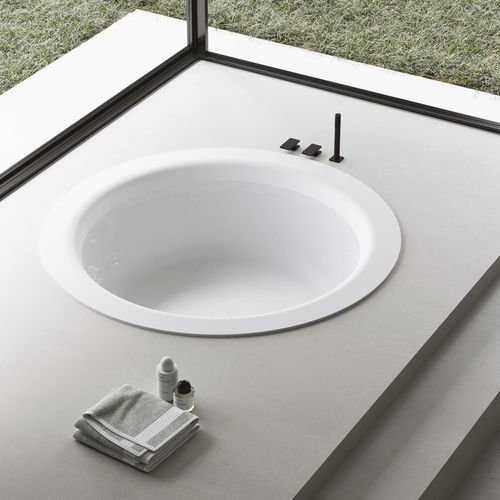 Runde Badewanne - RING - Disenia - freistehend / für Wohnungen / Verbundwerkstoff