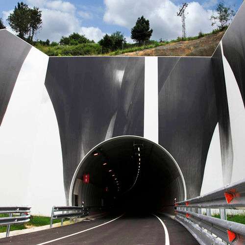Bedruckte Fassadenverkleidung - EMBOQUILLE TÚNEL CORREDOR DEL CADAGUA - Umetal - Paneel / Metall / glatt