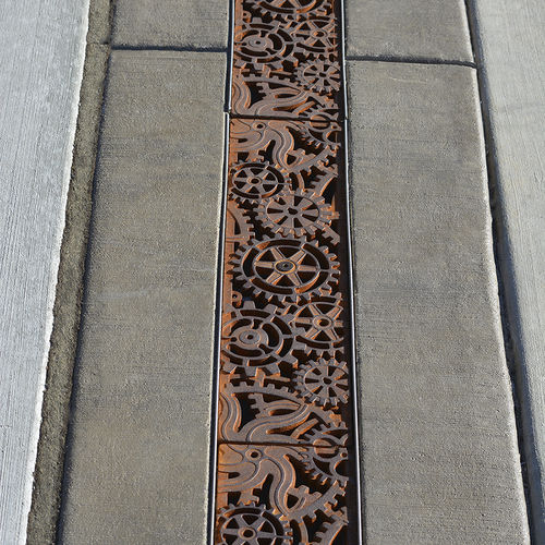 Eisen-Ablaufrost - DYNAMO - DYA5-20I21	 - IRON AGE DESIGNS - für öffentliche Bereiche