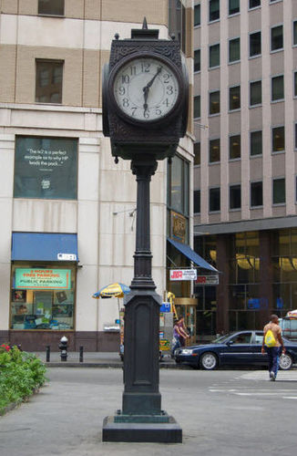 Klassische Uhr - CANTERBURY DESIGNS - wandmontiert / Masten / Analog