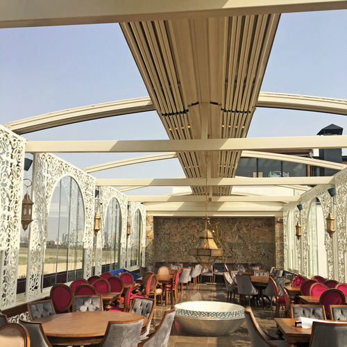 Angebaute Pergola - ECO SHELL - BYART GROUP - Aluminium / Faltdach / einziehbar