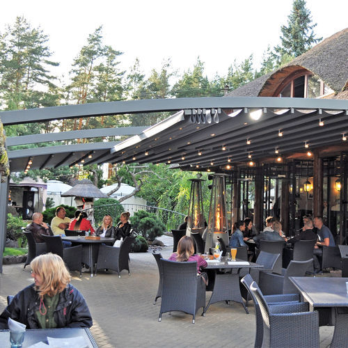 Angebaute Pergola - SHELL - BYART GROUP - Aluminium / mit Stoffüberdachung / motorisiert