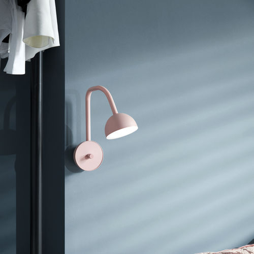 Moderne Wandleuchte - BLUSH - Northern - für den Innenraum / Messing / Stahl