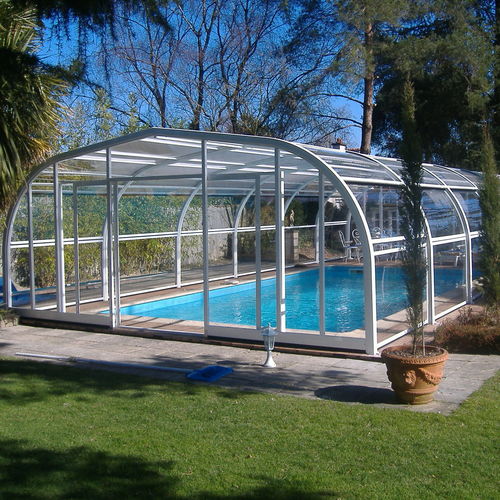 Halbhohe Schwimmbadüberdachung - CARLA - planetabri - für Wandmontage / feststehend / Polycarbonat