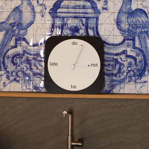 Moderne Uhr - DONOTBELATE - Officinanove - wandmontiert / Analog / Stahl