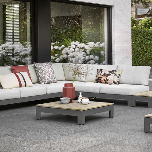 Moderner Couchtisch - STICKS AND MORE - applebee - Teakholz / Gestell aus Aluminium / rechteckig