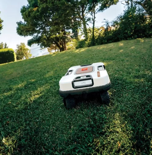 Rasenmähroboter - CUBE Elite 4WD - Ambrogio Robot - batteriebetrieben / für Hanglagen / für große Flächen