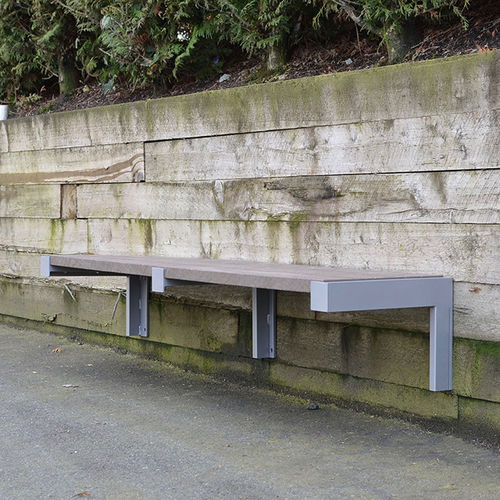 Moderne Bank für den öffentlichen Raum - URBAN FORM - Wishbone Site Furnishings - Aluminium / Recyclingkunststoff / wandmontiert