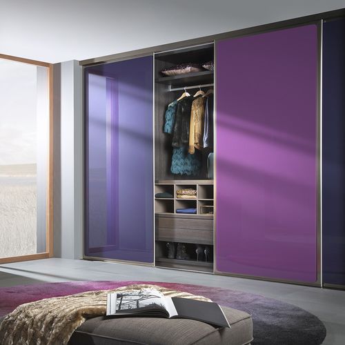 Moderner Kleiderschrank - CURVE - Noteborn BV - lackiertes Glas / Aluminium / mit Schiebetür