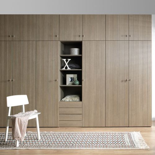 Moderner Kleiderschrank - SWING-COTTAGE  - Noteborn BV - lackiertes Holz / mit Schwingtür