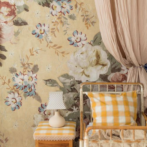 Moderne Tapete - BLOSSOM II - Mr Perswall - Blumenmotiv / Stoffoptik / gelb