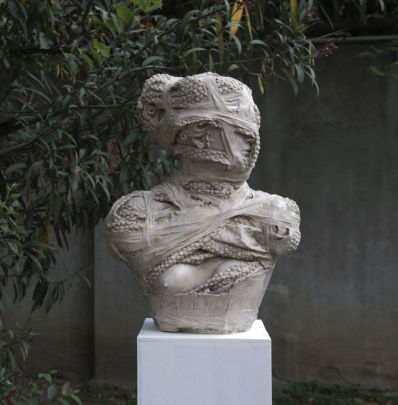 Steinskulptur - Wrapped n° 3 – Venere  - San Polo Art Gallery | Contemporary Art & Design i - Verbundwerkstoff / für Außenbereich / handgefertigt