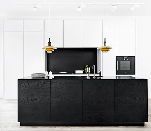 Moderne Küche - FORM 45 - MULTIFORM - Holzfurnier / Metall / NTM Fenix®