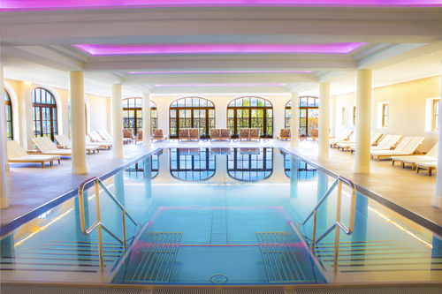 Überlaufschwimmbecken - HOTEL JAGDHOF - BERNDORF METALL- UND BÄDERBAU GMBH - Hallen / für Außenbereich / für den Innenraum