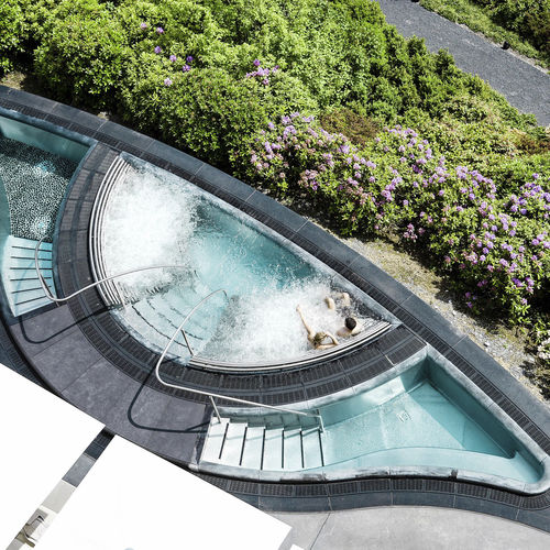 Überlauf-Whirlpool - HOTEL THE DOLDER GRAND - BERNDORF METALL- UND BÄDERBAU GMBH - Einbau / andere Formen / Sechssitzer