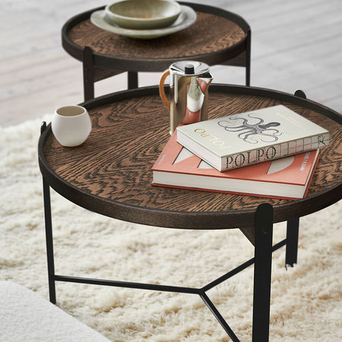 Moderner Couchtisch - COMPOSE - Warm  Nordic - Eiche / Gestell aus Messing / rund