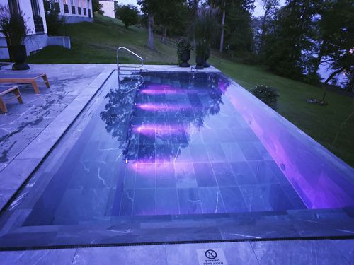 Schwimmbecken / Schalung Polymer - 7.0x3.0x1.4 - Tilestone Pools one piece tiled pools - Polymerplatten / Überlauf / Fertigbau