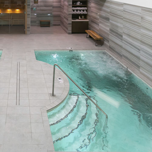 Schwimmbecken / Schalung Polymer - BESPOKE BUILT - Tilestone Pools one piece tiled pools - Platten / maßgefertigt / Hallen
