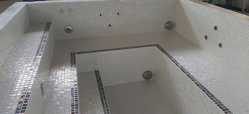 Swim Spa / einbaufähig - TILESTONE CITY SPA 2.5x2.0 - Tilestone Pools one piece tiled pools - zum Aufstellen / rechteckig / für mehrere Personen