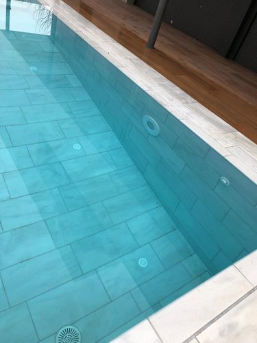 Einteiliges Schwimmbecken - Tilestone Pools one piece tiled pools - selbsttragend / Platten / maßgefertigt