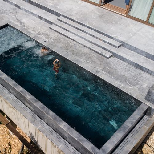 Überlaufschwimmbecken - Tilestone Pools one piece tiled pools - für Außenbereich / erdverlegt / Beton