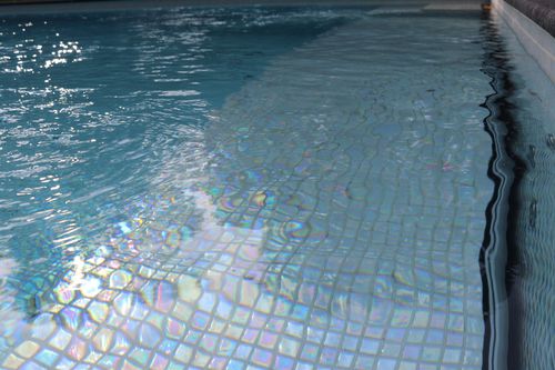 Maßgefertigtes Schwimmbecken - CITY POOL - Tilestone Pools one piece tiled pools - Fertigbau / für Außenbereich / erdverlegt