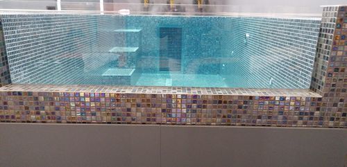 Schwimm-Hot-Tub / zum Aufstellen - Tilestone Pools one piece tiled pools - rechteckig / für mehrere Personen / Mosaik