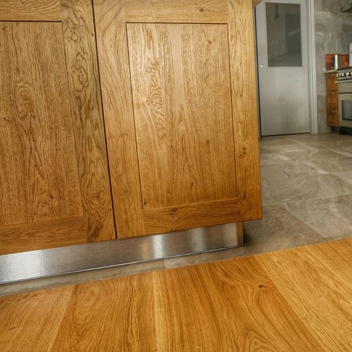 Wandmontierte Vertäfelung - SURCO interiors - einbaufähig / für Decke / Eiche