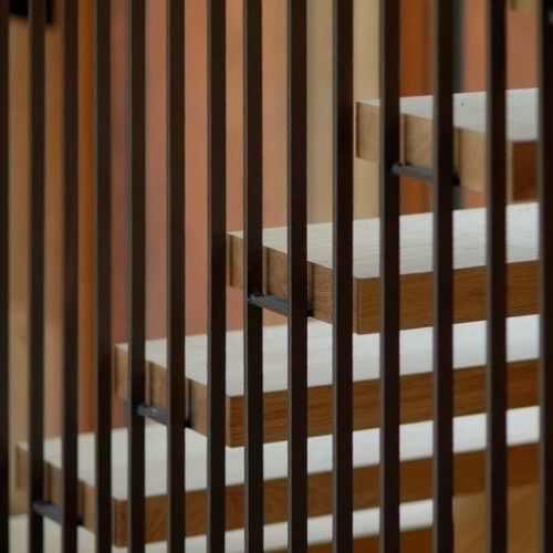 Gerade Treppe - SURCO interiors - viertelgewendelt / halbgewendelt / Holzstufen