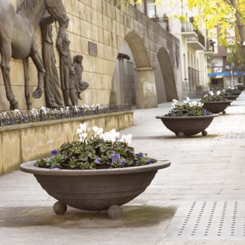 Gusseisen-Pflanzkübel - BARCINA - Bailey streetscene - rund / klassisch / für öffentliche Bereiche
