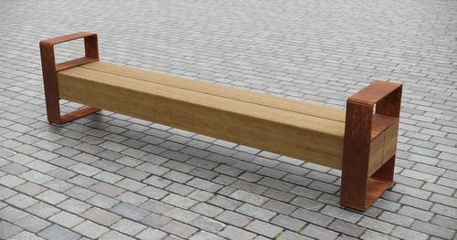 Moderne Bank für den öffentlichen Raum - CHRIS NANGLE - COR-TEN®-Stahl
