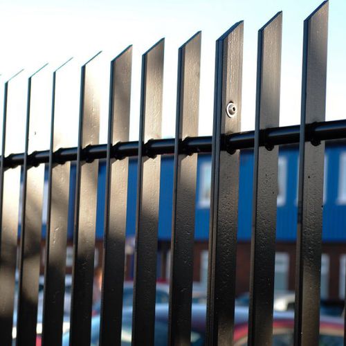 Stabzaun - FLAT INFILL - ALPHA RAIL - für öffentliche Bereiche / Metall