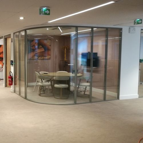 Gebogene Trennwand - Cloison Evidence Cintrée - Mecanalu - abnehmbar / modular / Aluminium
