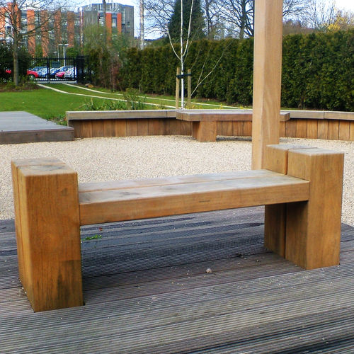 Moderne Bank für den öffentlichen Raum - TYPE 1 - Woodscape. - Holz / FSC-zertifiziert / nachhaltig