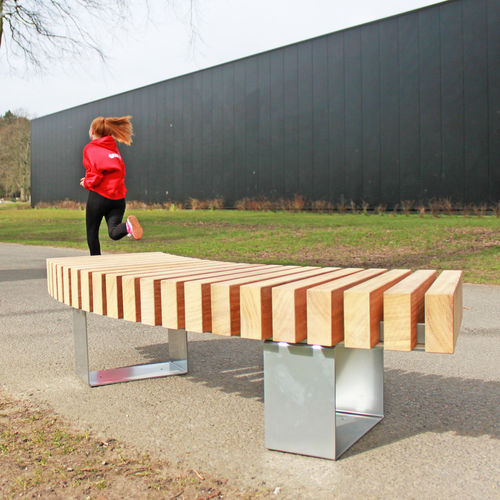 Moderne Bank für den öffentlichen Raum - CLIFTON  - Woodscape. - Holz / Stahl / mit Rückenlehne